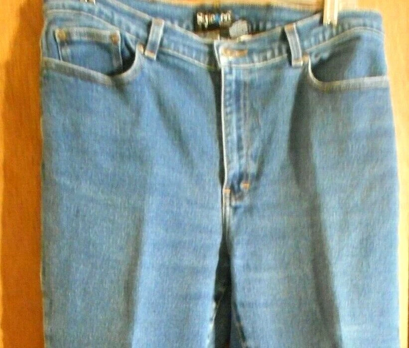 Pantalones de mezclilla de pierna recta Style Co Petite 14P azul lavado núcleo cápsula Foto 2 de 4