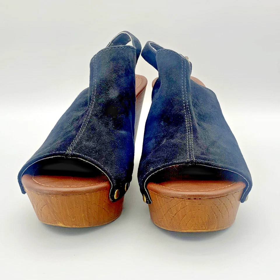 Tacones de plataforma de cuña de madera negros imitación gamuza punta abierta latón tachonado Mossimo talla 8,5 Foto 3 de 4