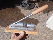 Mechanical Wood Lever Handle Adjustable Piston Nutcracker