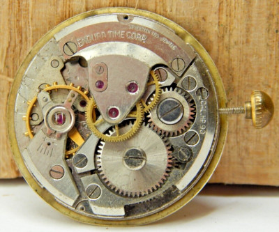 Vintage Endura HP-90 17 jewel men's wrist watch watch movement with dial & hands