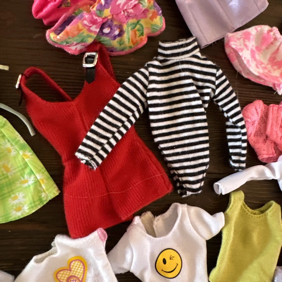 Lote 85+ Vestidos Barbie Vintage Calças Jaquetas Ken Skipper Várias Décadas - Imagem 3 de 4