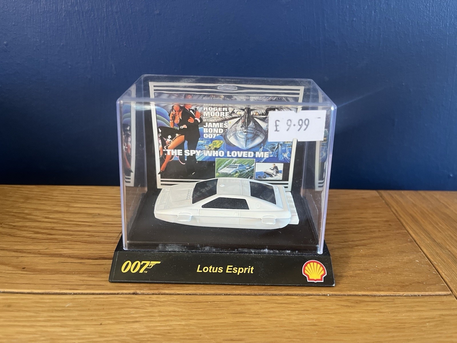 James Bond 007 Collectible 1:64th Scale Car From Shell Lotus Esprit Ltd. Edition