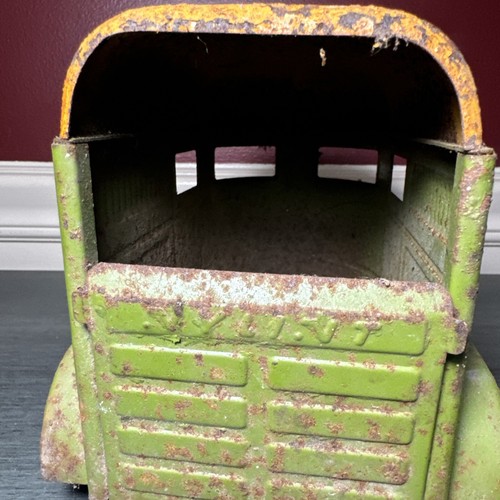 Vintage NYLINT STABLES Horse Trailer Green & Yellow Pressed Steel Rusted - Picture 13 of 16