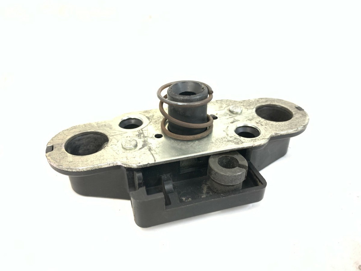 Kawasaki VN900 Vulcan 900 ZX14 ZX11 Seat Striker Lock Latch OEM | eBay