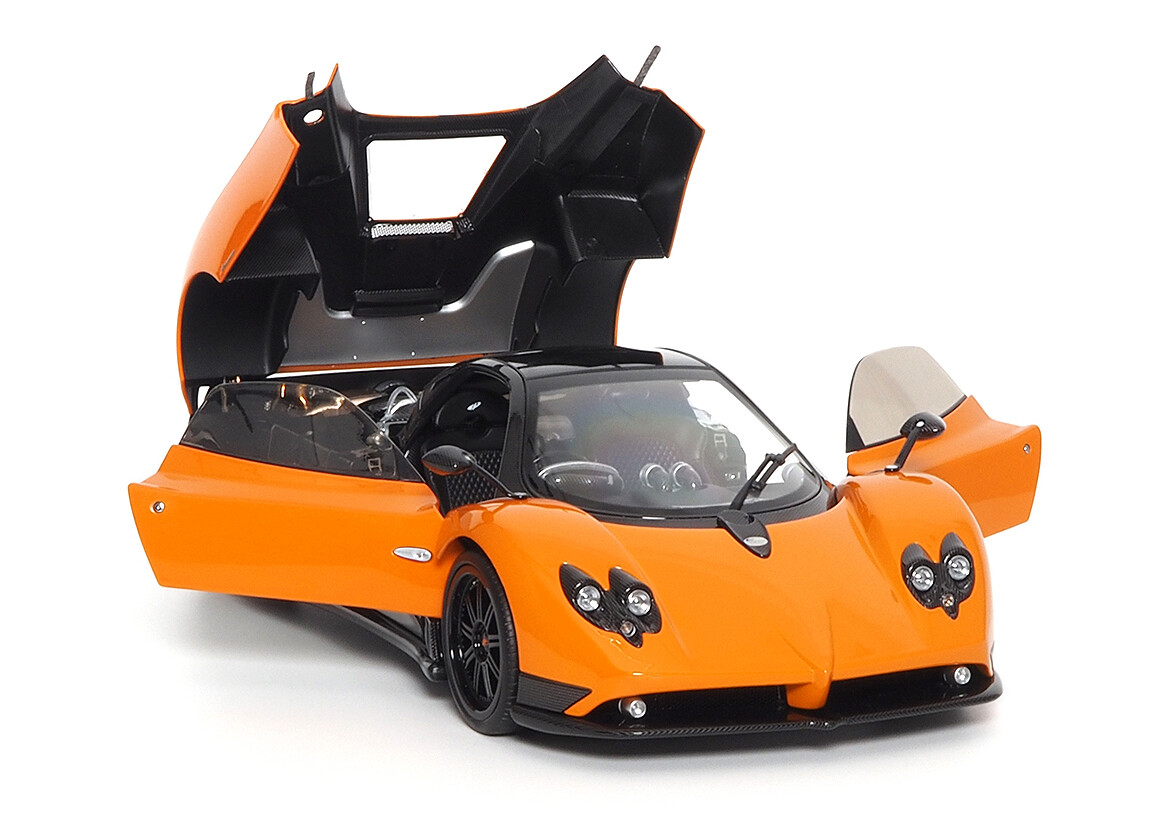 Almost Real 1:18 PAGANI ZONDA F ARANCIO ST. TROPEZ 2005