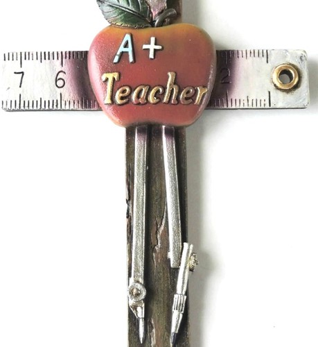 Cross Teacher A+ Apple Ruler Compass New 8x5 Inches Polyresin Wall Hanging - Picture 2 of 3