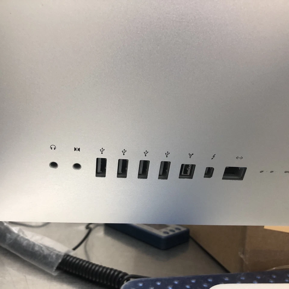 MAC 21.5" OSX LION CORE I5 4GB DDR3 AMD RADEON 6750M - PREOWNED - Image 4 of 4