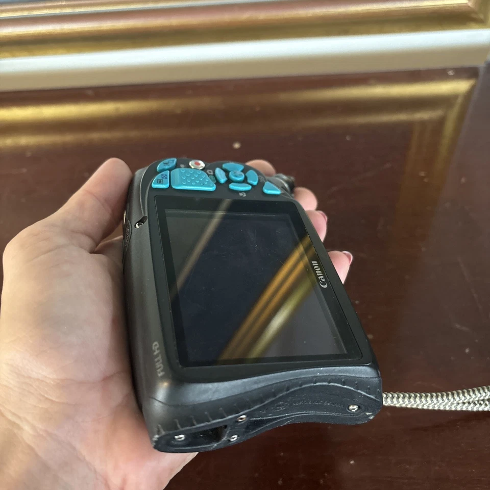 Canon PowerShot D20 12.1MP Digital Camera With Battery - image 4 of 4