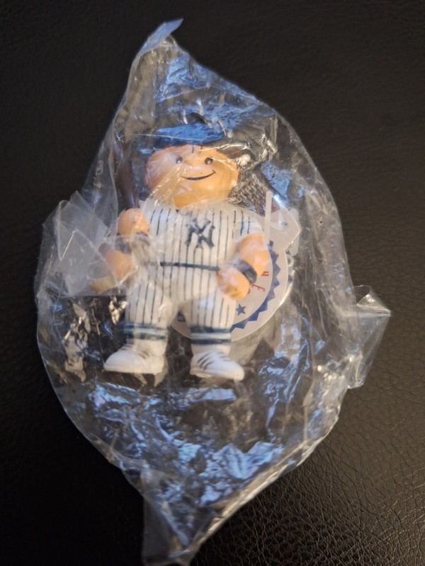 NWT Vintage Original 1986 New York  Yankees Lil Sports Brat Keychain Baseball
