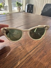 Vintage 1950s Cats Eye Sunglasses Flower swirl Detail Green Lenses