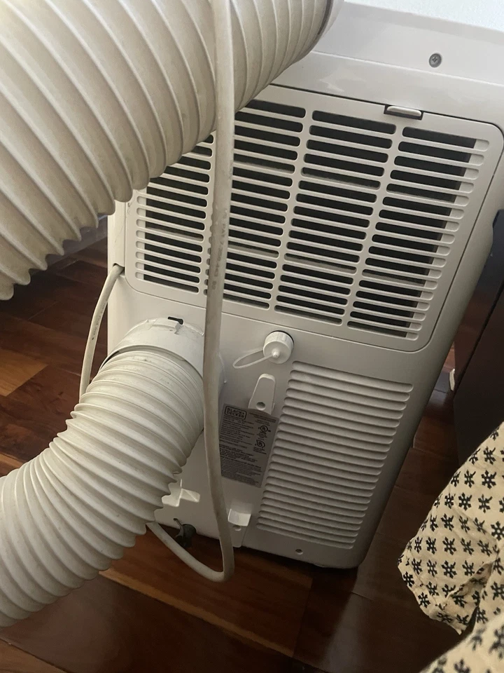 Stay Cool this Summer - Rarely Used Black And Decker Portable Air Conditioner - Image 3 of 4