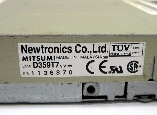 MITSUMI D359T7 Internal Floppy Drive 1.44 MB 3.5 in Beige - Picture 3 of 3