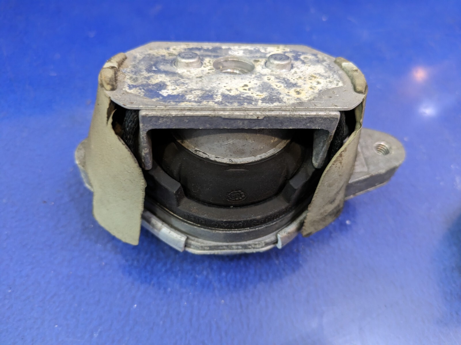bentley continental 6hp26a VW PHAETON LEFT Transmission Mount 3D0399151AM oem