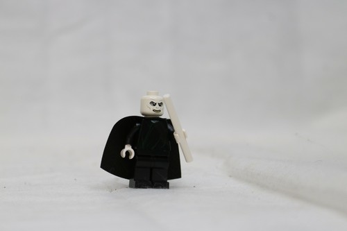 Lego Minifigure Mini Figure HP098 Lord Voldemort 1 Cape Robe Wand Complete Fast - Picture 3 of 12