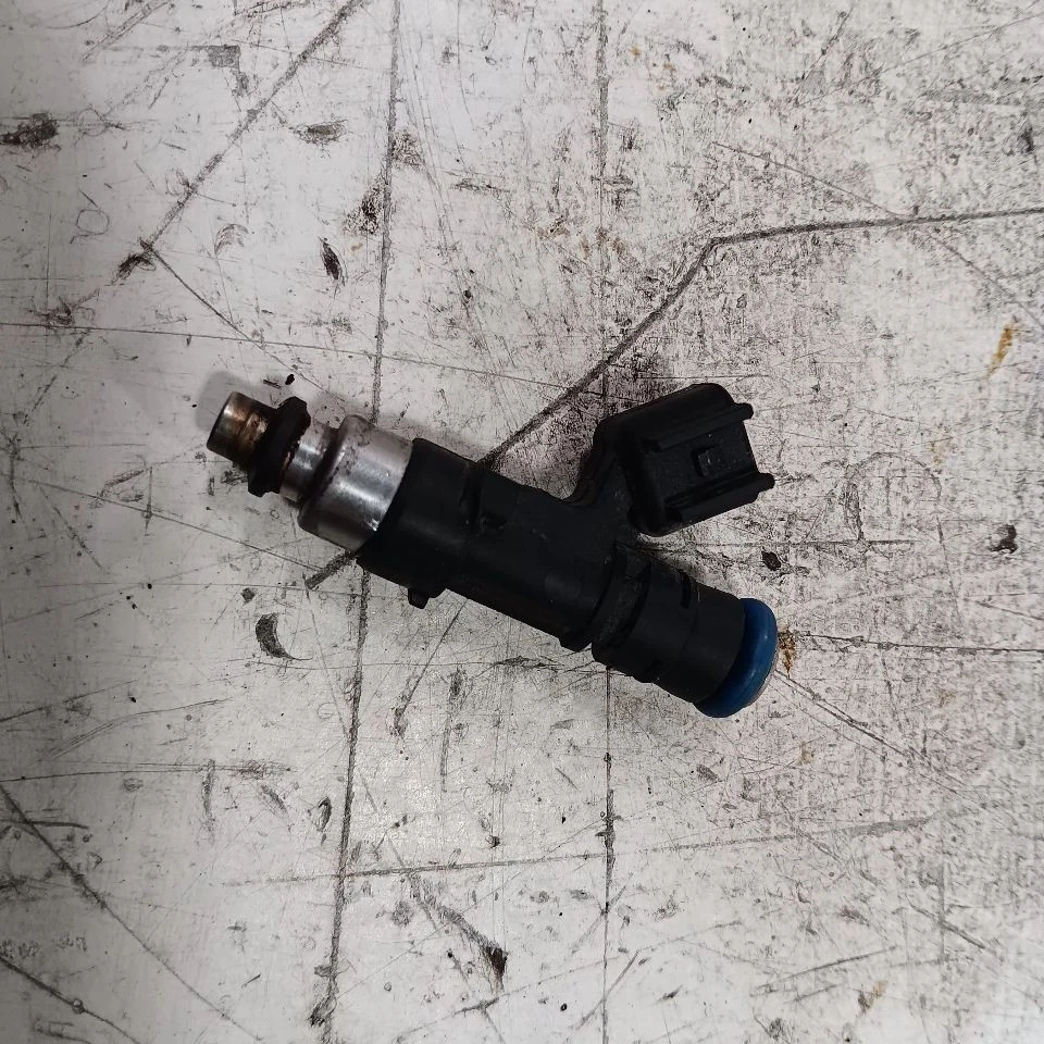 Inyector de inyección de combustible 1,6 L sin turbo para Ford Fiesta 11-19 Foto 2 de 4