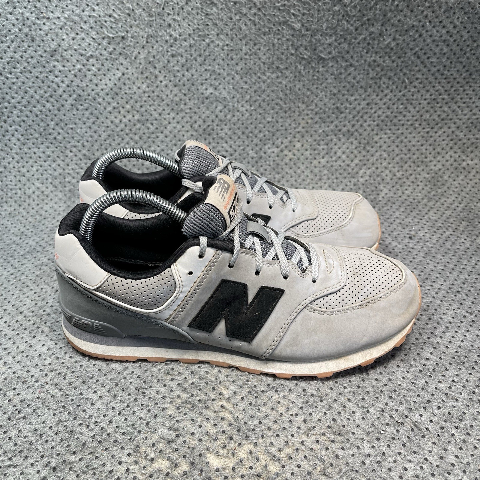 New Balance 574 Running Shoes Size 7 Men’s thumbnail 6