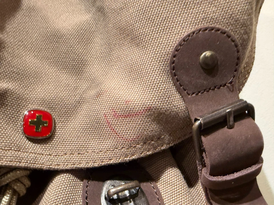 Mochila Wenger WG24709 de lona tostada de alta resistencia con correas de cuero Foto 2 de 4