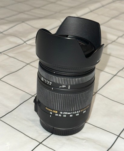 Canon EOS 60D Digital SLR SIGMA LENSE - Picture 11 of 22