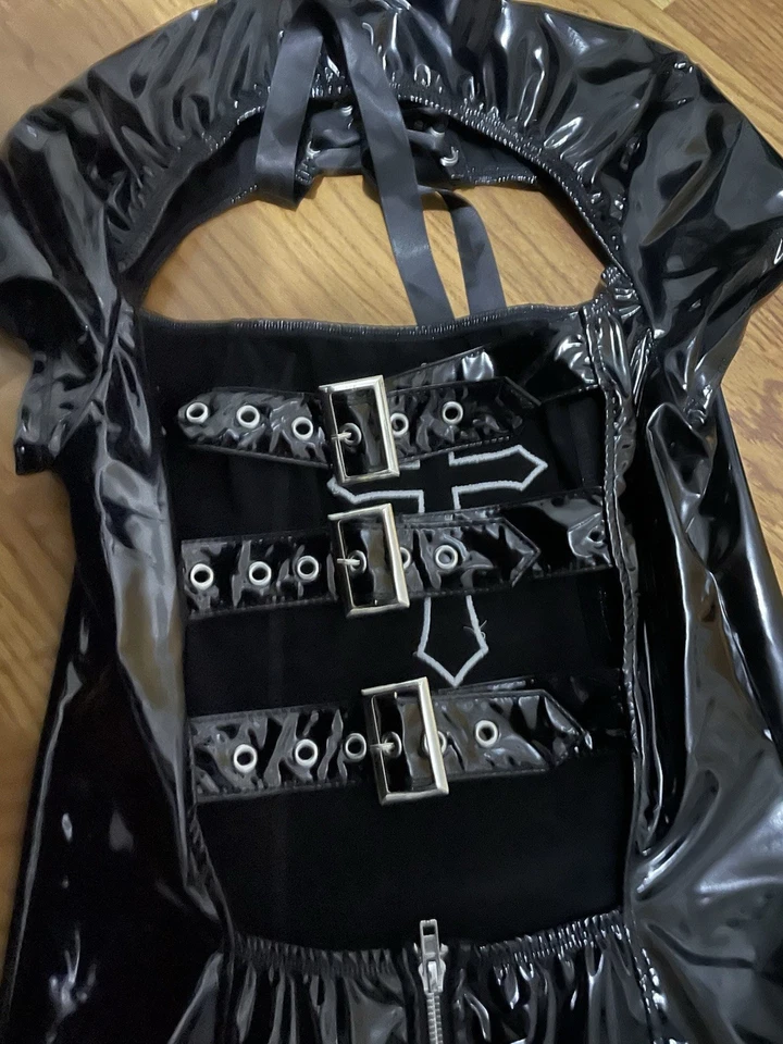 无袖连身裙 — 第 3/3 张图片