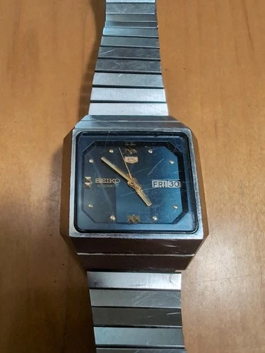 Vtg Rare Seiko 5 # 7009-541A Square Automatic Wrist Watch Blue Dial 2 Shades