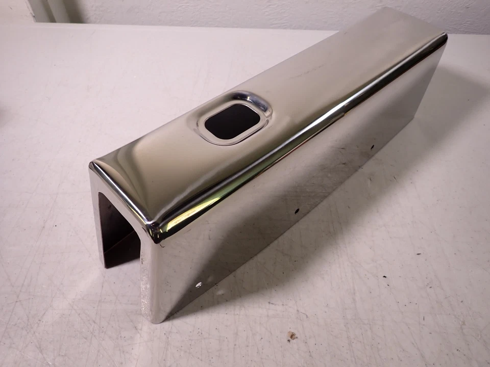 United Pacific 21710 Steering Column Cover Lower, Stainless, For Kenworth W900 Foto 2 de 4