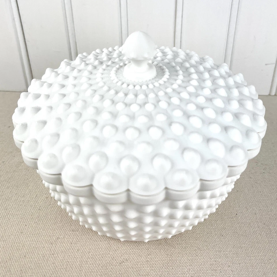 Cuenco con tapa Hobnail blanco, cuenco decorativo con borde festoneado, inspirado en la colección Foto 2 de 4
