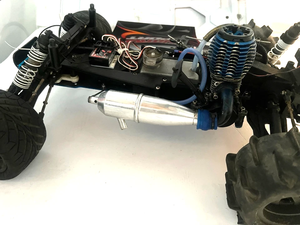 rc nitro traxxas rustler 2wd - Image 2 of 3