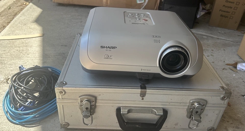 Proiettore multimediale Sharp Notevision XR-10S con custodia argento. Testato! - Immagine 2 di 4