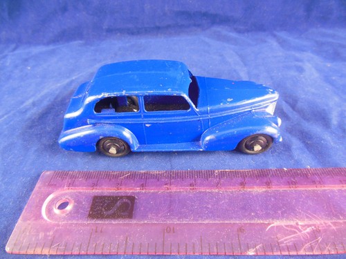 Vintage Dinky Toys 39a Oldsmobile 6 Sedan in Violet/blue great & original - Picture 7 of 7