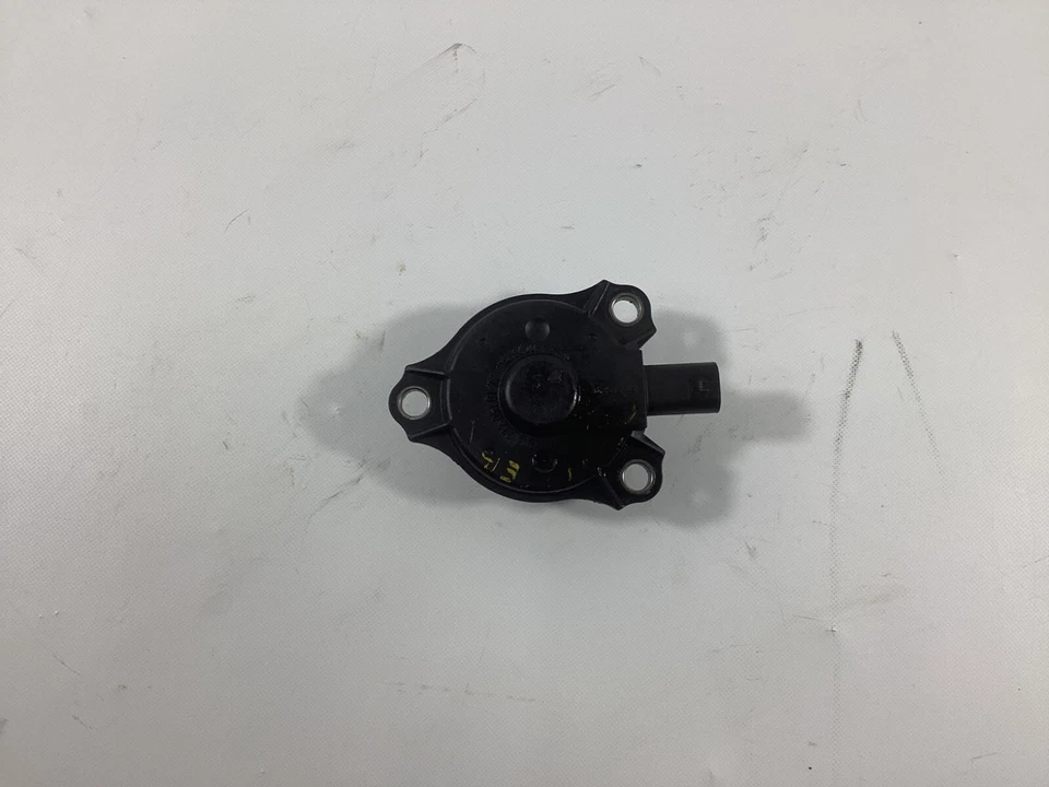 Imán ajustador del árbol de levas del motor Mercedes-Benz ML350 2006-2011 A2720510177 OEM. Foto 4 de 4