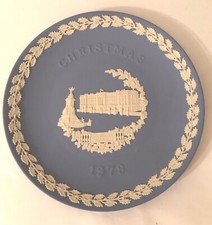Blue Wedgwood Jasperware Christmas Plate 1979, Buckingham Palace - Unboxed.