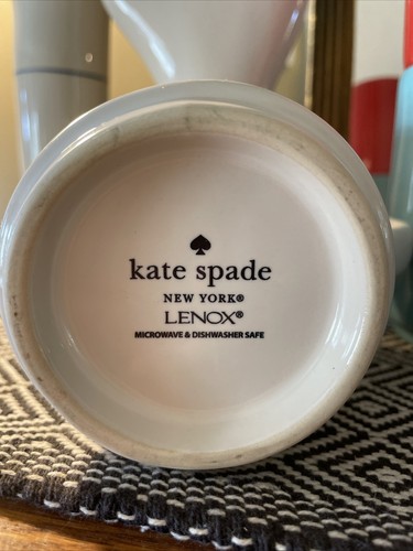 Kate Spade Coffee Mugs/Cups, New York Set of 4 by Lenox embossed lettering - Picture 7 of 8