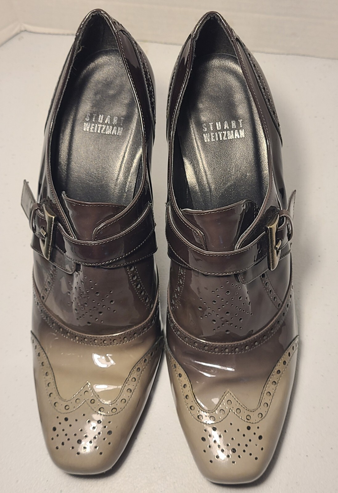 Stuart Weitzman Gray Patent Leather Oxford Style Pump w/buckle Sz 7 (38)