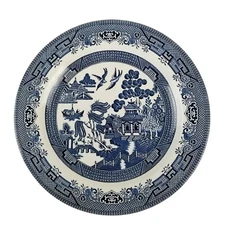 Churchill Blue Willow Dinner Plate 10 1/4" Staffordshire England EUC!