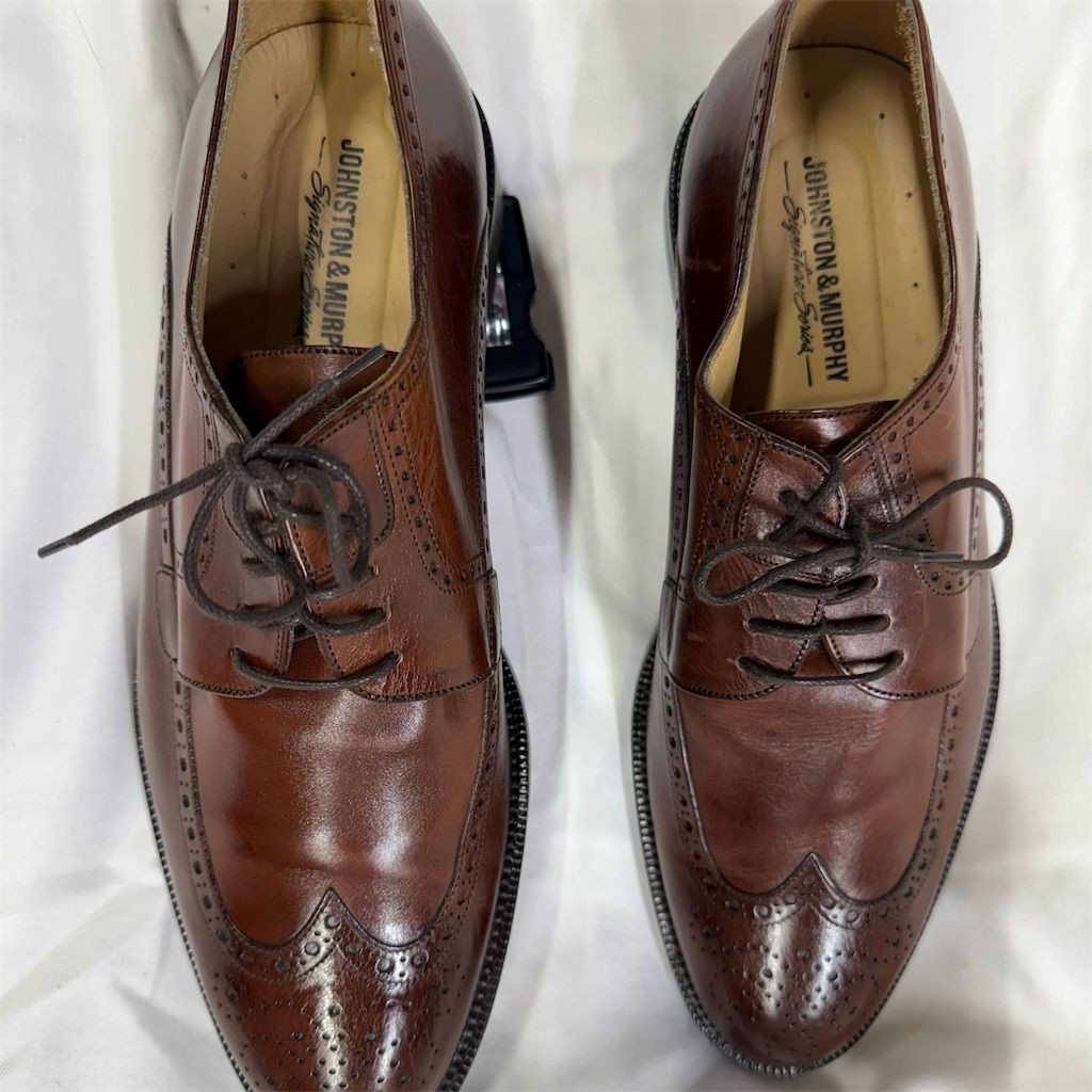 Johnston & Murphy Men display picture 2