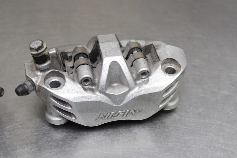 07-08 KAWASAKI Z1000 RIGHT LEFT FRONT BRAKE CALIPER SET PAIR CALIPERS Foto 3 de 4