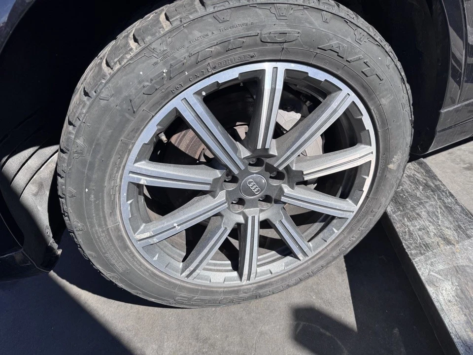 Q7 AUDI   2018 Rocker Panel Moulding 630672 - Image 4 of 4