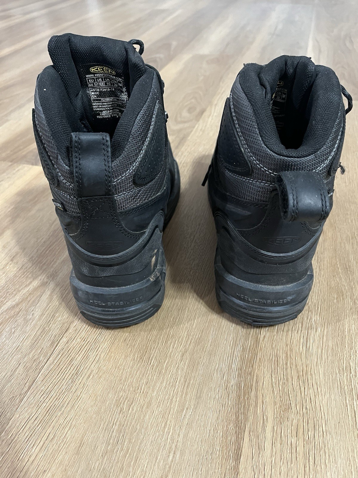 Keen Uomo Utility F2413 18 Punta Acciaio Bassa Lavoro Escursionismo Taglia 11EE Nero
