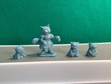 Vintage 1950s Marx Fairy Tale  Mother Cat & 3 Kittens   Nursery Rhyme Fairytale