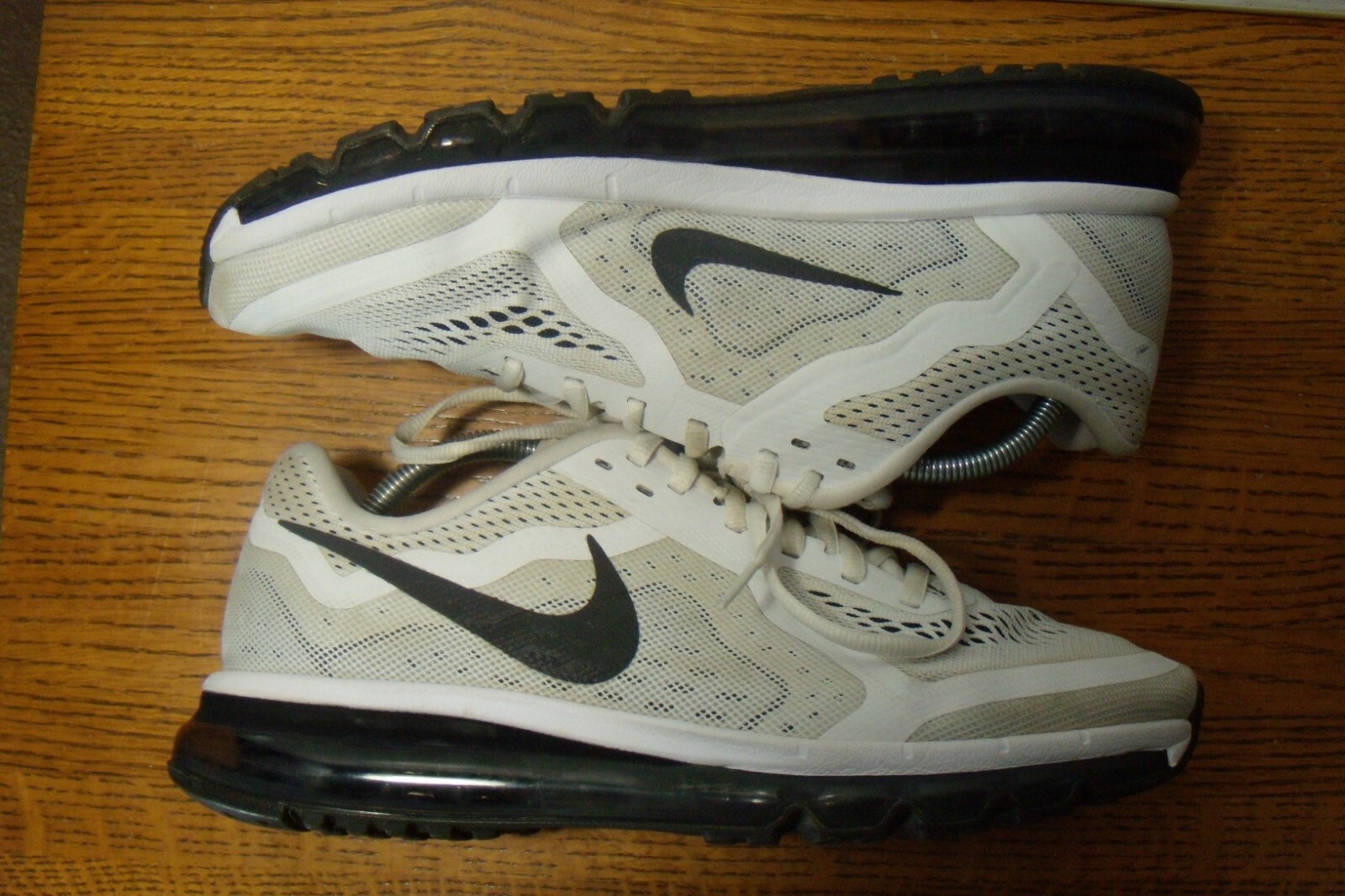 Men's Nike Air Max 2014 athletic shoes, size 10 Gem