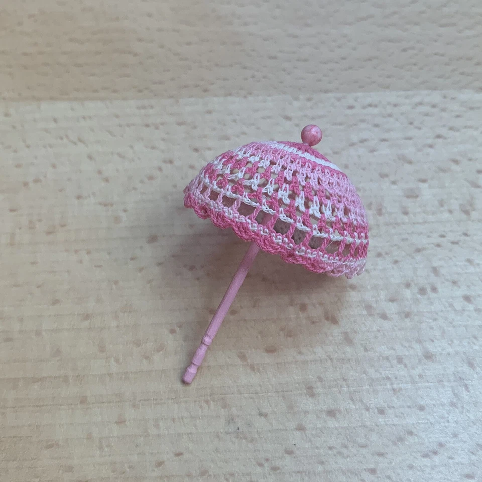 Paraguas vintage artesanal para casa de muñecas miniatura tejido a mano rosa delicada dama Foto 2 de 4