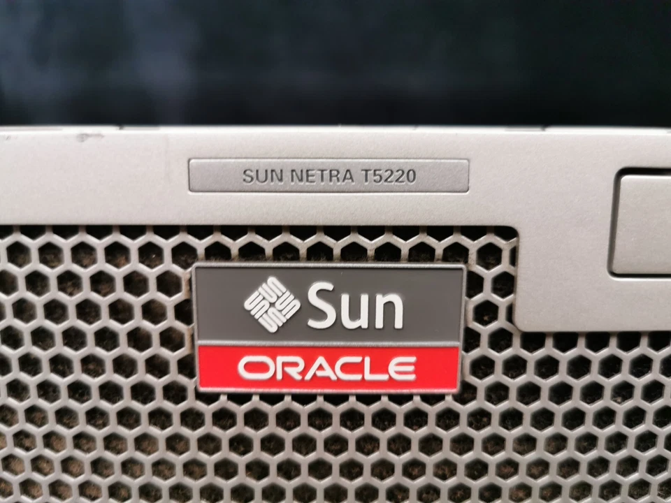 Sun Oracle Microsystems Sun Netra T5220 Vintage Server - Image 2 of 4
