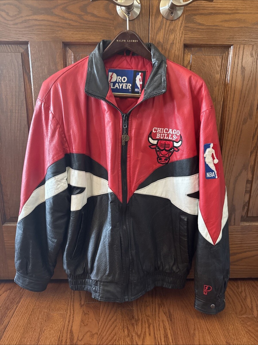 1990s Vintage Pro Player Chicago Bulls Leather Jacket Coat 1990s Vintage Pro Player Chicago Bulls Leather Jacket Coat
