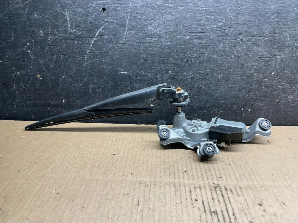 Motor limpiaparabrisas trasero Toyota Matrix 2009 a 2012 OEM U9300 DG Foto 2 de 4