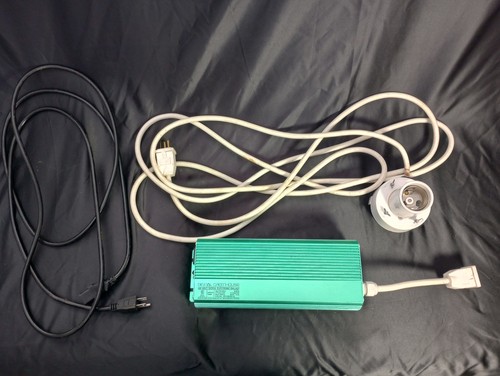 Used Digital Greenhouse 600 watt digital ballast with 15' socket and HPS bulb