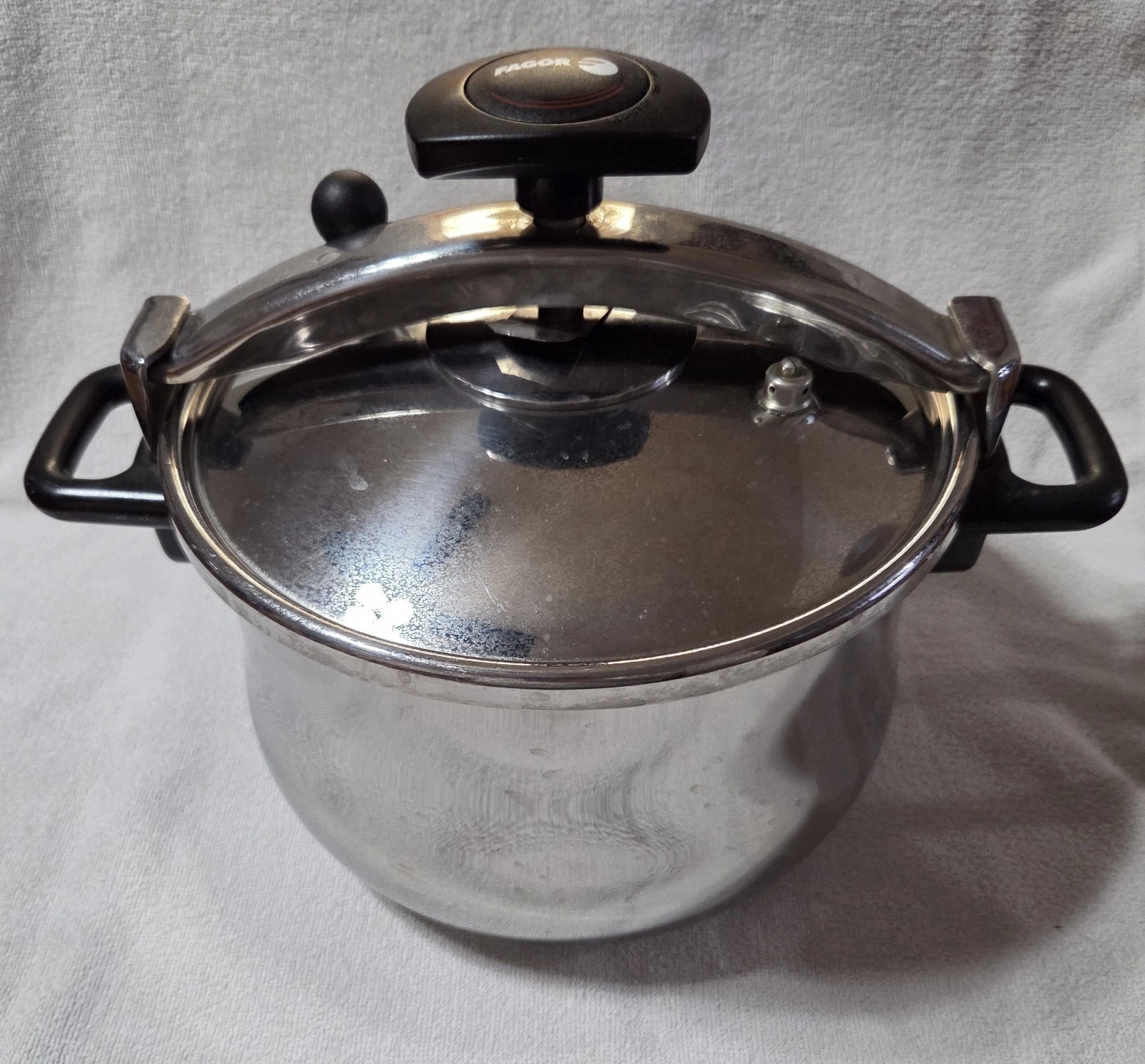 Fagor 8L Pressure Cooker (Used)