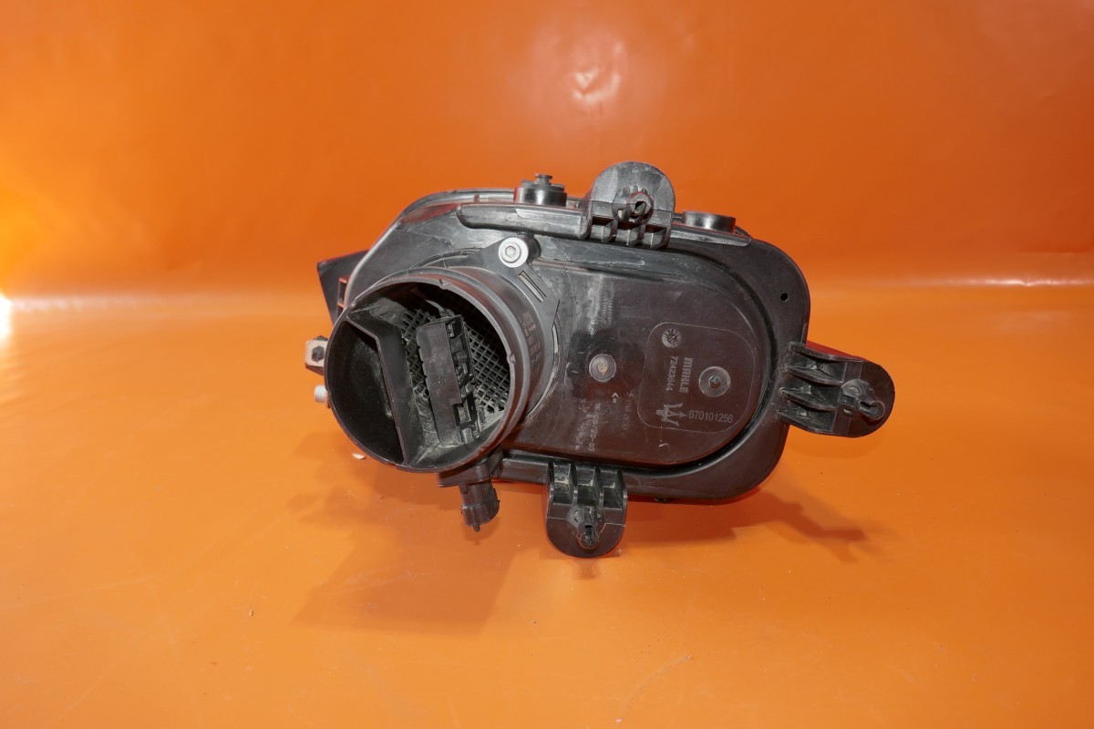 Maserati Ghibli 2014-2019 Right Air box top P/N 670101256