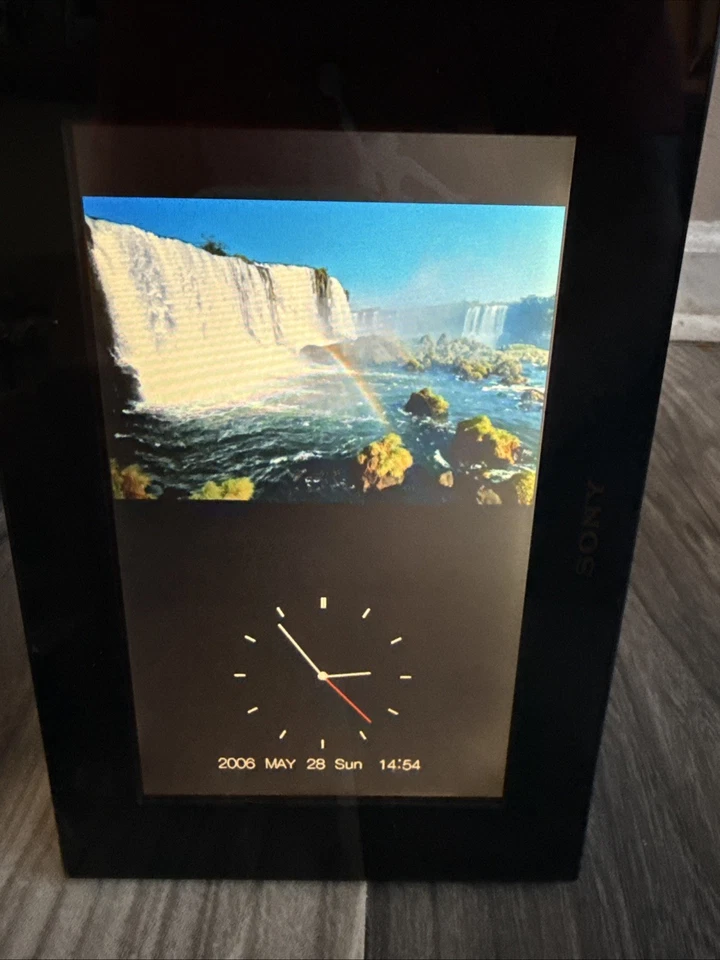 Sony DPF-D70 8" Black Photo, Clock, and Date Digital S Frame with 12V AC Adapter - Image 4 of 4