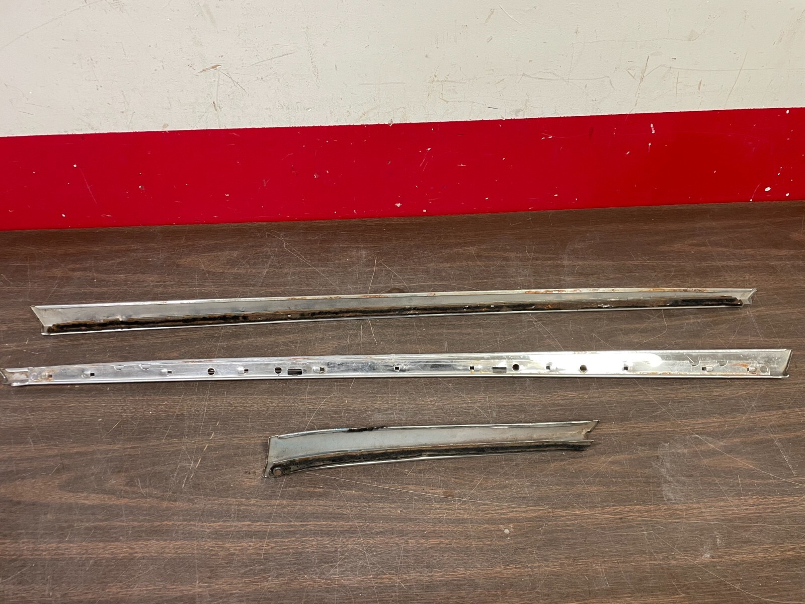 ORIGINAL 1968 CAMARO TOP EDGE OF DOOR QUARTER PANEL REVEAL TRIM