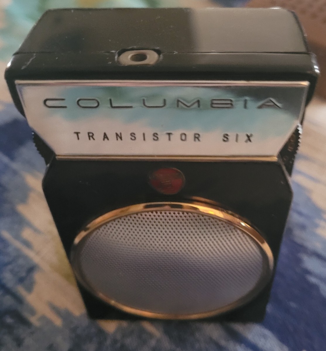 Vintage 1960 Columbia 600BX 6 Transistor Radio w/Carrying Vintage 1960 Columbia 600BX 6 Transistor Radio w/Carrying